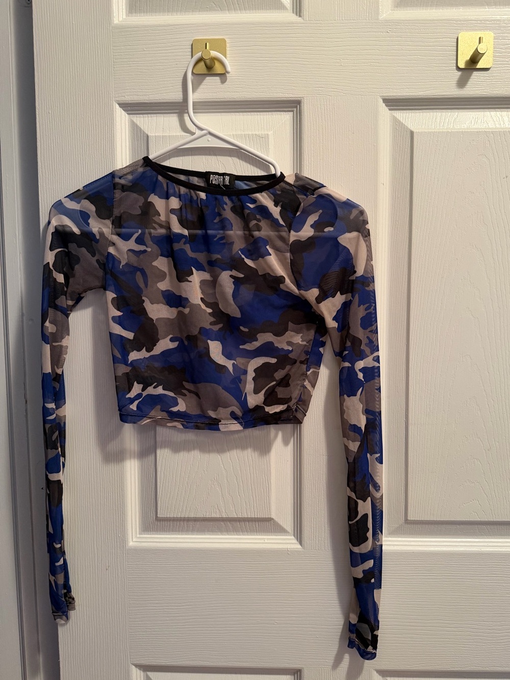 POSTER GIRL Blue and Gray Camo Long-Sleeve Mesh Crop Top